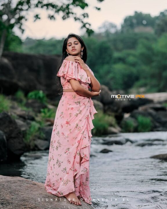 Padatha Painkili serial actress Maneesha Mahesh photoshoot