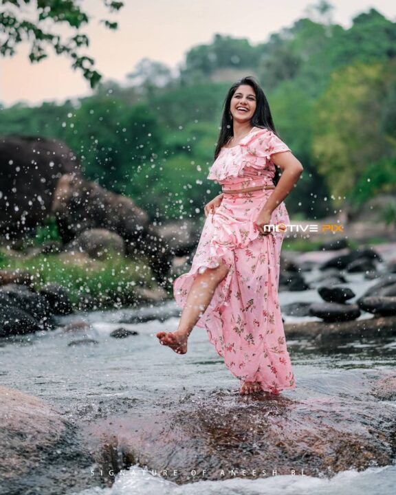 Padatha Painkili serial actress Maneesha Mahesh photoshoot