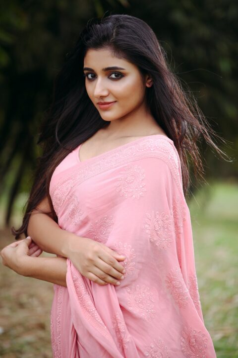 Mirna Menon in pink saree photos