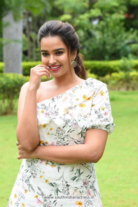 Pujita Ponnada stills at Aakasha Veedhullo Teaser Launch