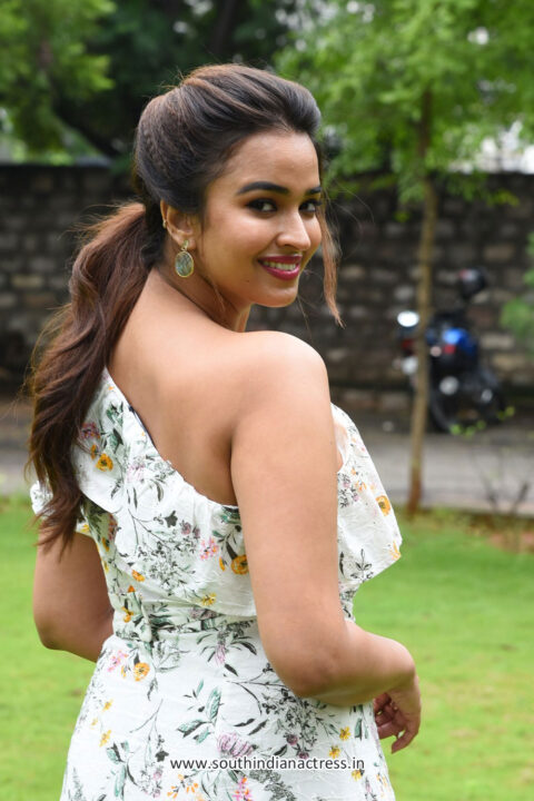 Pujita Ponnada stills at Aakasha Veedhullo Teaser Launch