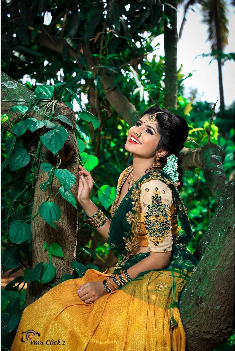 Unique and Stylish Photo Poses in Lehenga for Girls - Vicky Roy