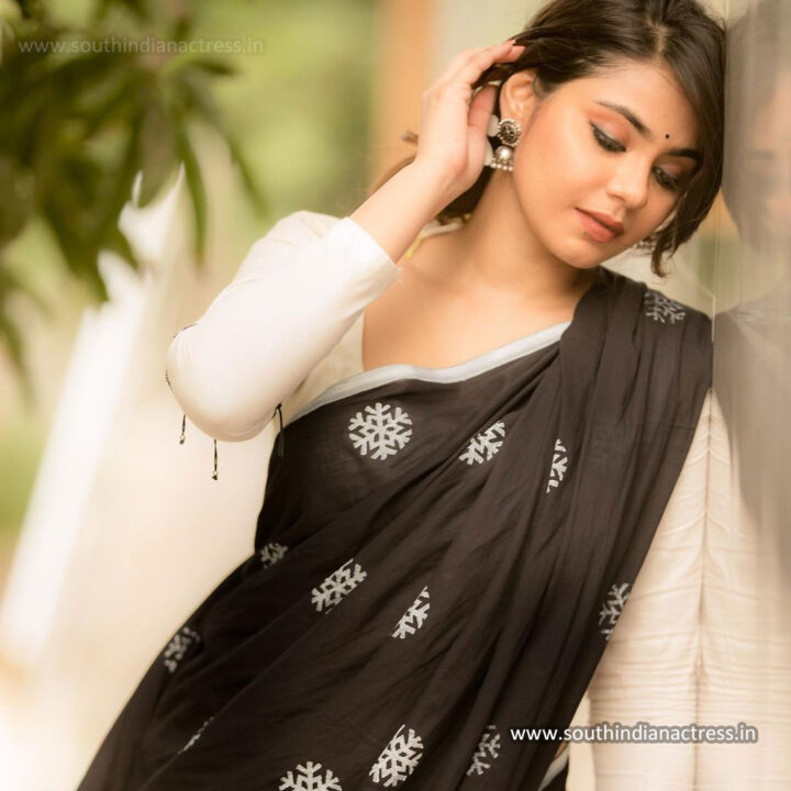 Monica Chinnakotla in black printed saree photos