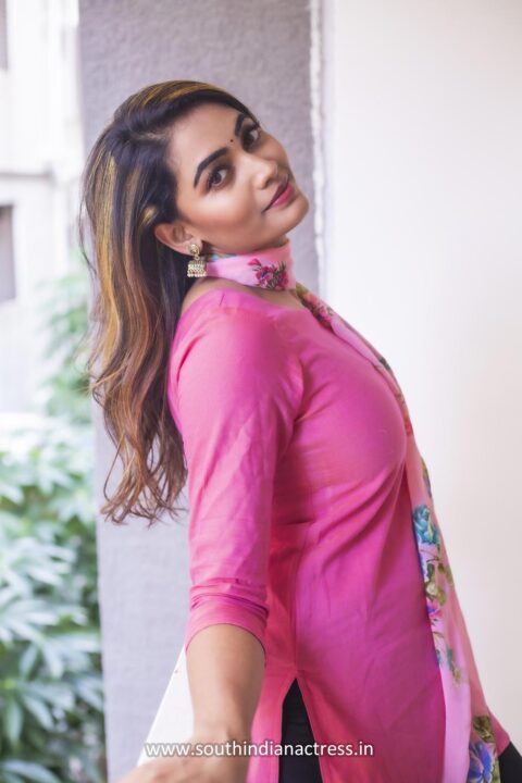 Spandana Palli in pink dress hd photos