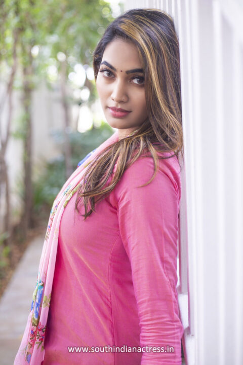 Spandana Palli in pink dress hd photos