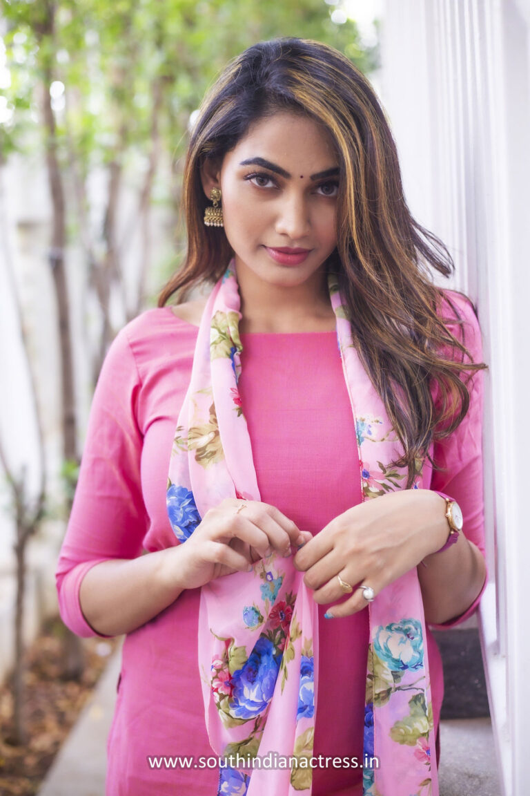 Spandana Palli in pink dress hd photos - South Indian Actress