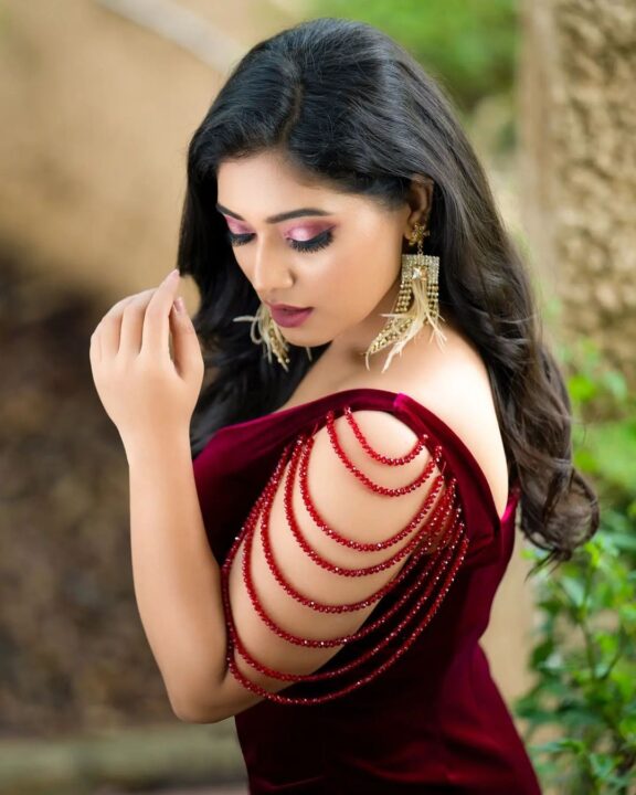Priyanka Thimmesh in maroon gown photos by Kiran Shivaraj