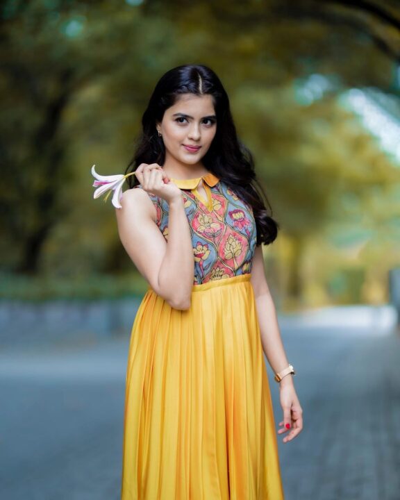 Amritha Aiyer in Peter Pan collar gown photos