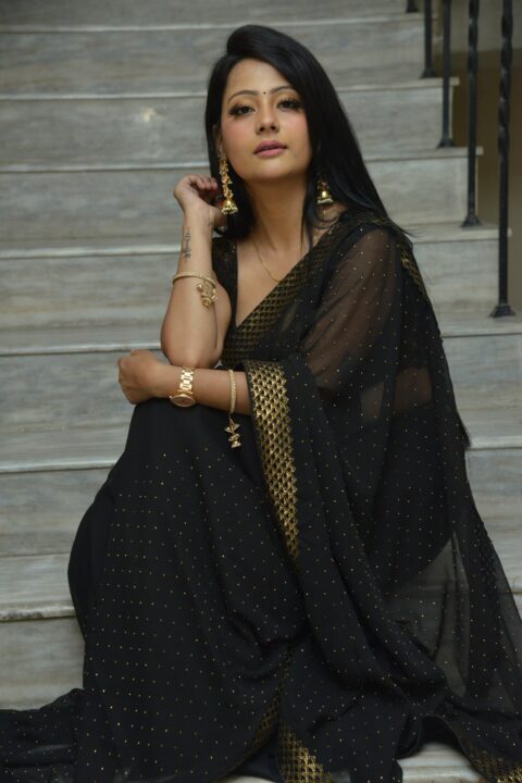 Shubhangi Pant in black saree at Rave Naa Cheliya Trailer Launch