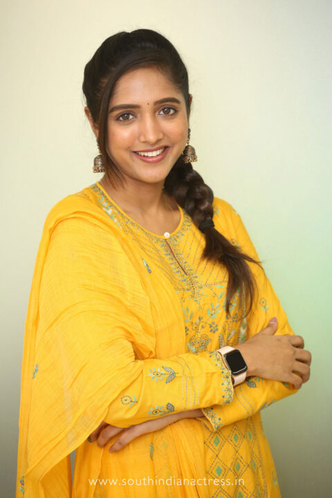 Vaishali Raj stills at Kanabadutaledu Interview