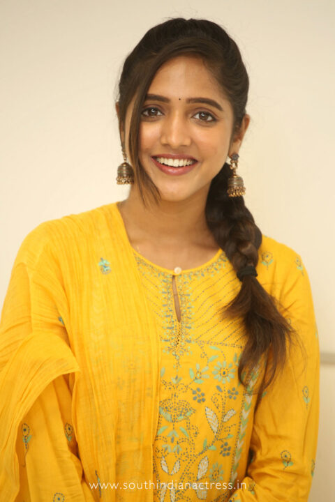 Vaishali Raj stills at Kanabadutaledu Interview