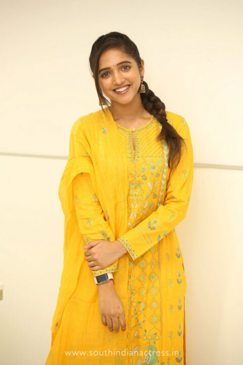 Vaishali Raj stills at Kanabadutaledu Interview