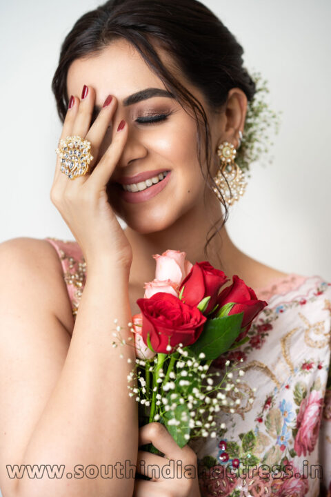 Nikki Galrani in saree photos at SIIMA 2021