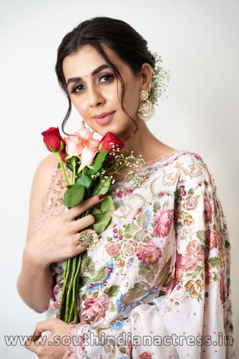 Nikki Galrani in saree photos at SIIMA 2021