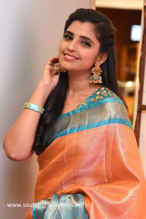Anchor Syamala in saree photos at Thalaivi Movie Pre-Release