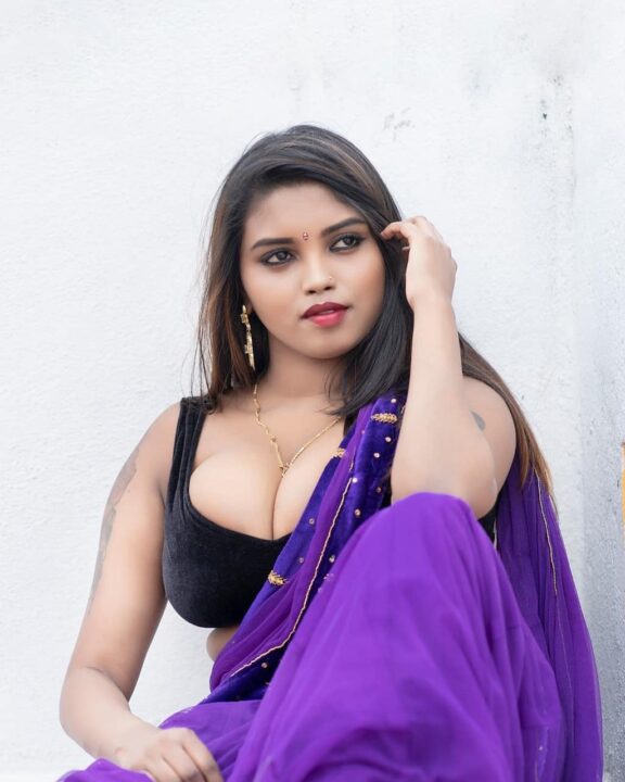 Elakkiya in saree hot photoshoot stills