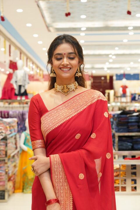 Keerthy Suresh in traditional Red Saree