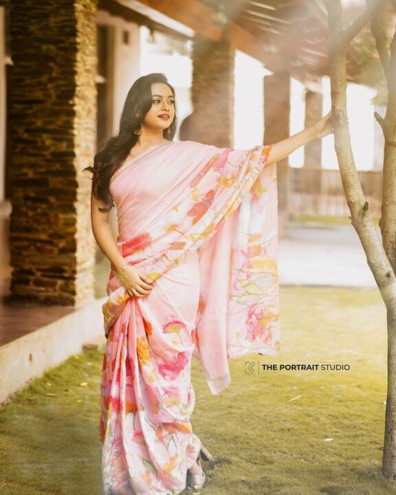 Yasha Shivakumar in floral saree photos
