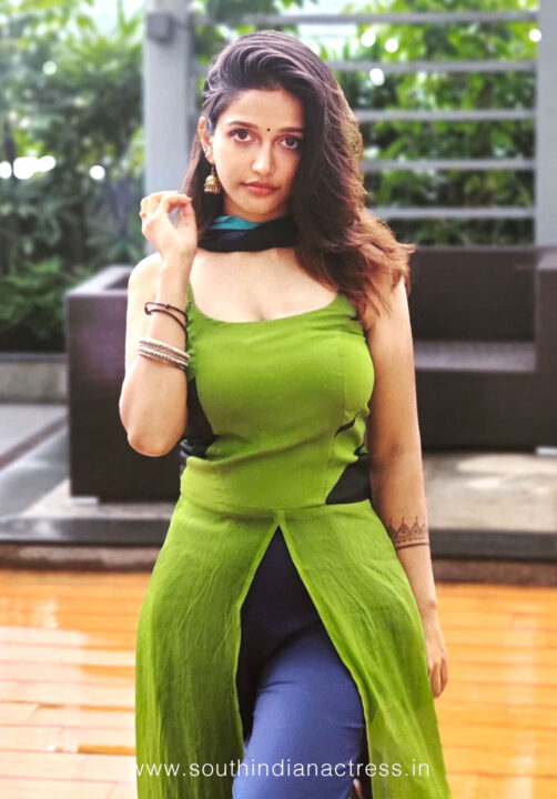 Anaika Soti glamours photos in green front slit kurti