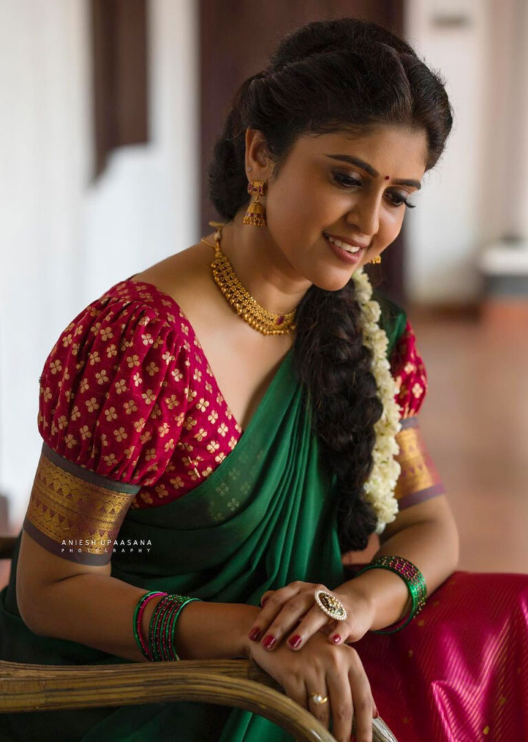 Malayalam actress Rasna Pavithran in half saree - South Indian Actress