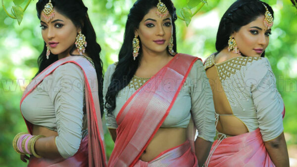 Reshma Pasupuleti hot pics in silk saree