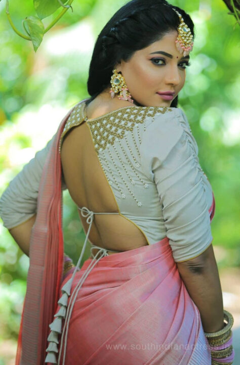 Reshma Pasupuleti hot pics in silk saree