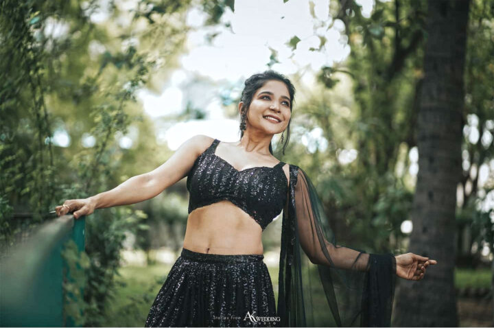Sakshi Agarwal in black sequin lehenga photos