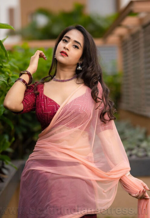 Deepthi Sunaina in half saree photoshoot stills