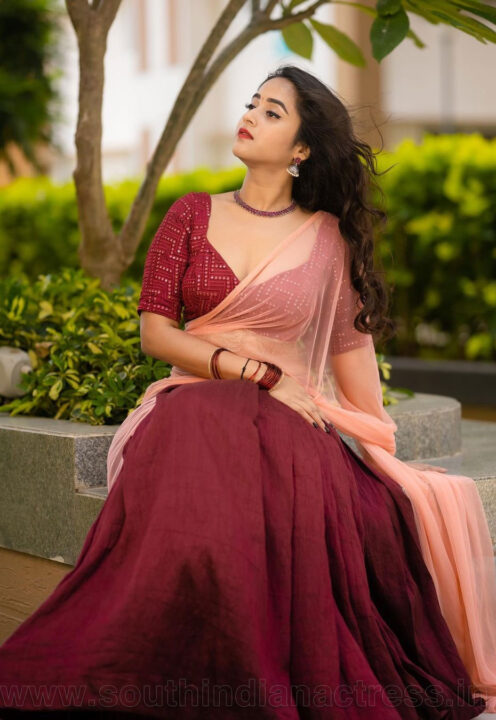 Deepthi Sunaina in half saree photoshoot stills