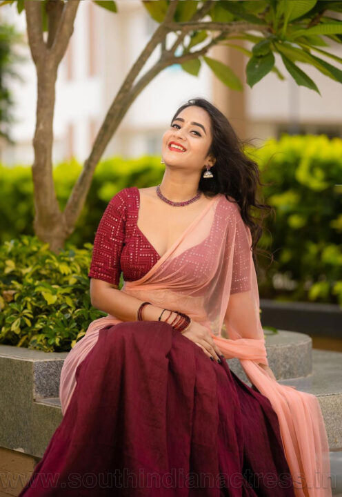 Deepthi Sunaina in half saree photoshoot stills