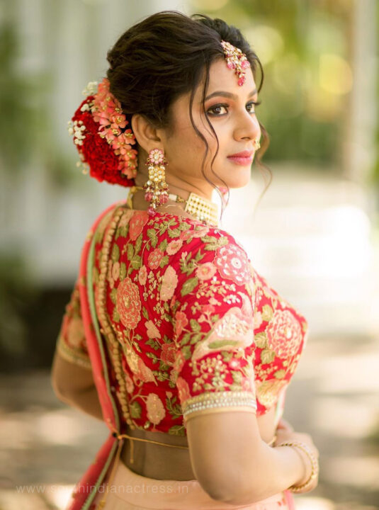 Delna Davis in pink lehenga photos