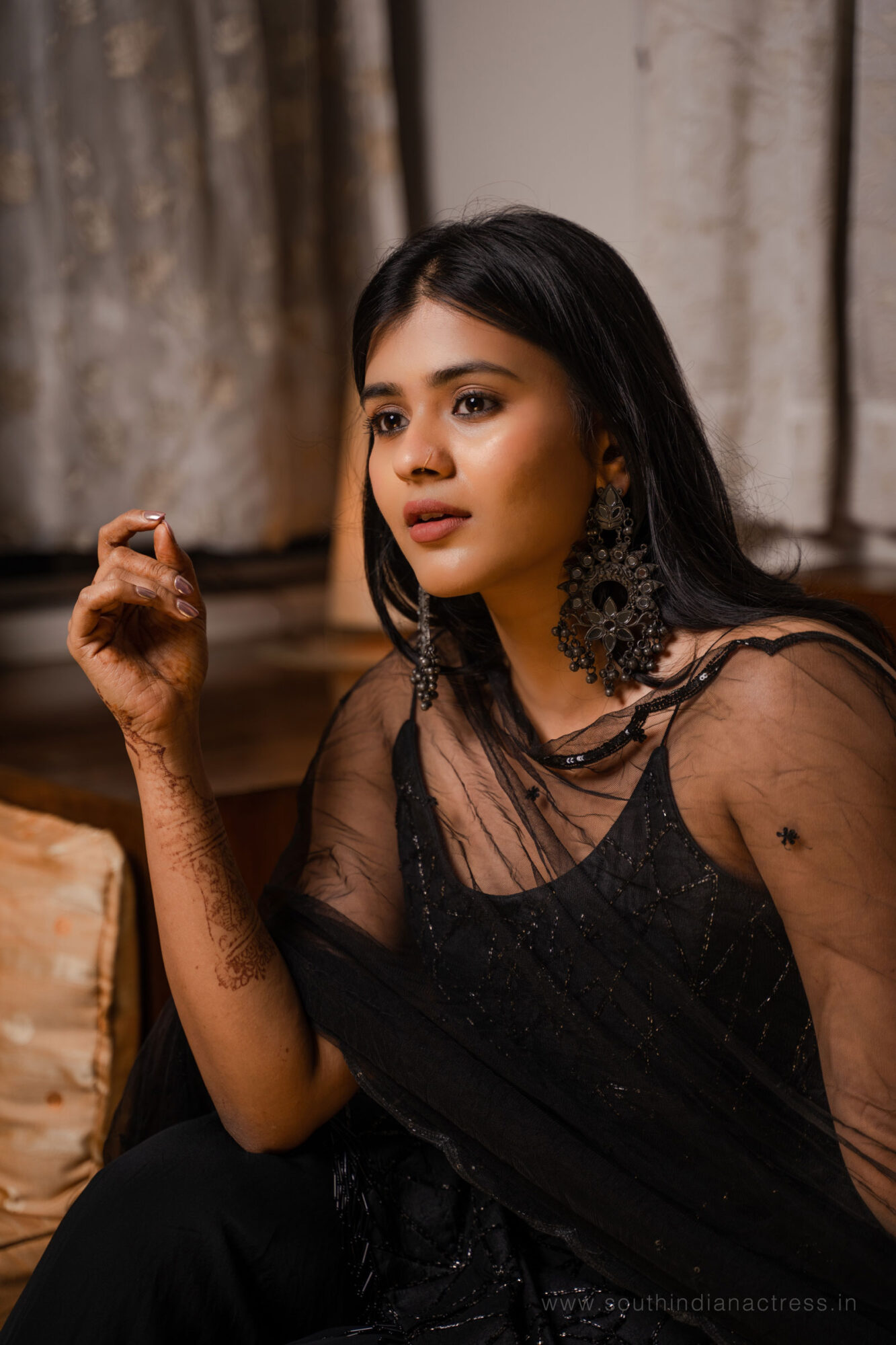 Hebah Patel in black kurti at Santosham 2021
