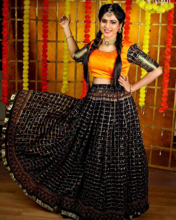 Kanmani Sekar in ethnic skirt and top photoshoot