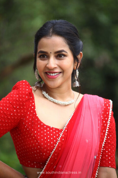 Sasivadane actress Komalee Prasad in red half saree