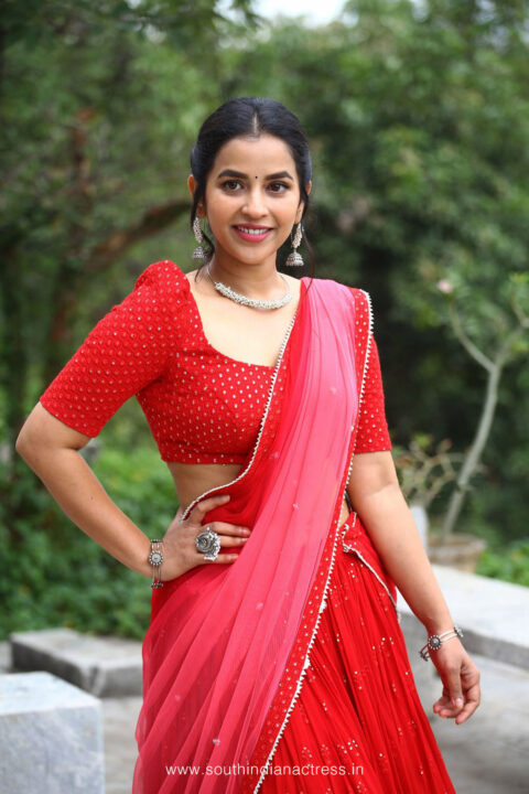 Sasivadane actress Komalee Prasad in red half saree