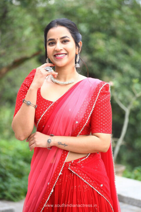 Sasivadane actress Komalee Prasad in red half saree