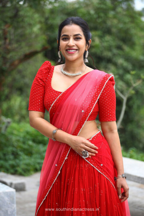 Sasivadane actress Komalee Prasad in red half saree