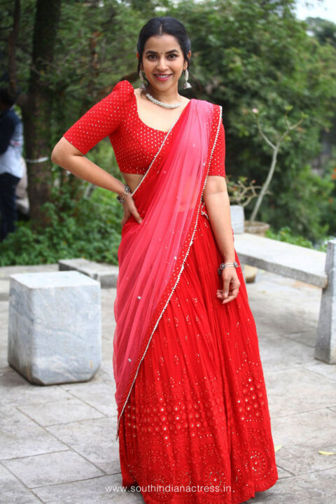 Sasivadane actress Komalee Prasad in red half saree