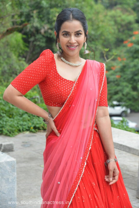 Komalee Prasad in red half saree at Sasivadane Opening