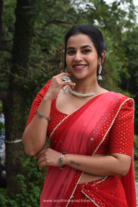 Sasivadane actress Komalee Prasad in red half saree