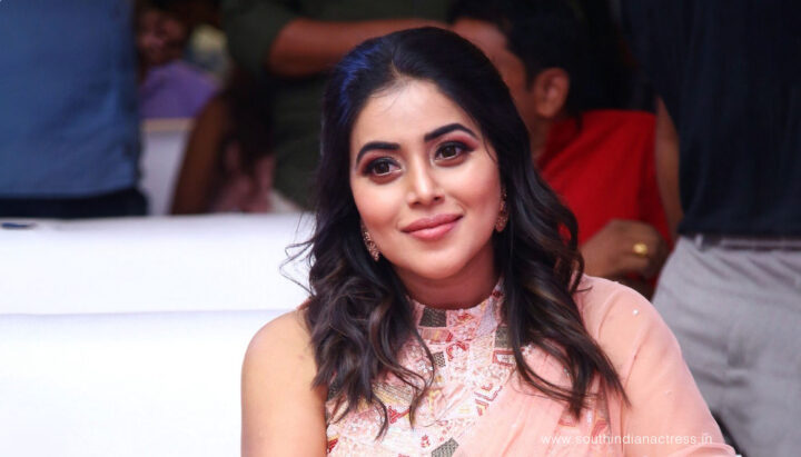 Shamna Kasim stills at 3 Roses Pre Release Event