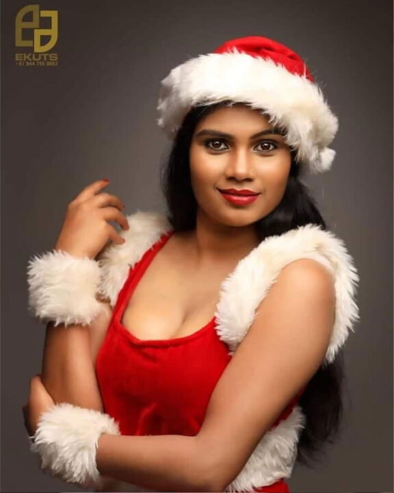 Model Sruthy Renjith sizzling photos of Christmas 2021