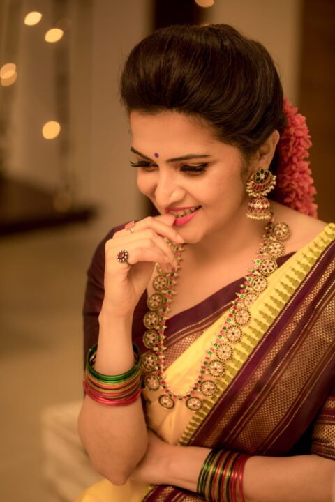 Dhivyadharshini Neelakandan in Kanchipuram silk saree