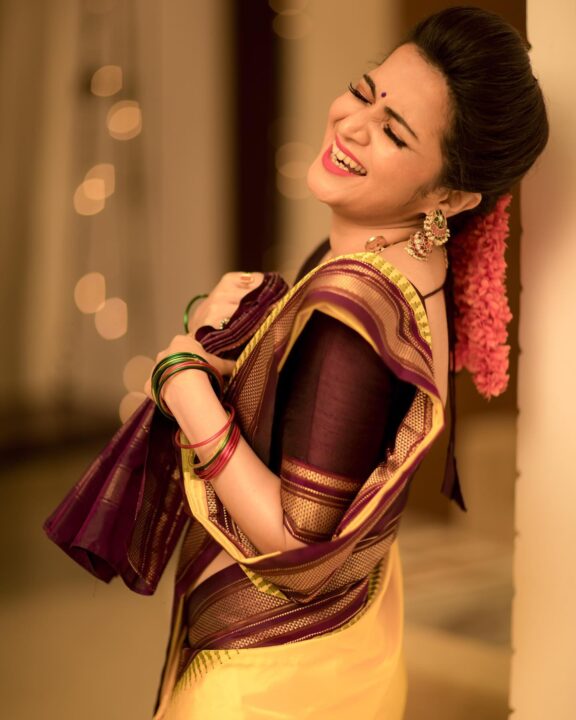 Dhivyadharshini Neelakandan in Kanchipuram silk saree