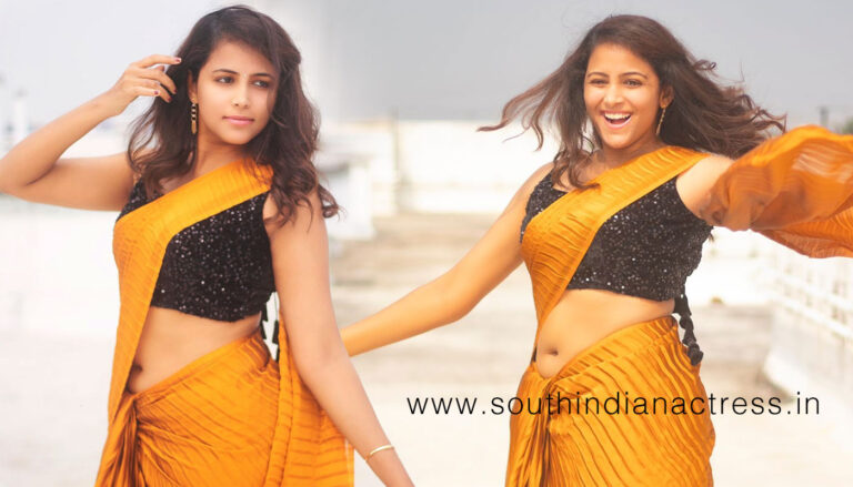 Subiksha Krishnan hot navel stills in saree