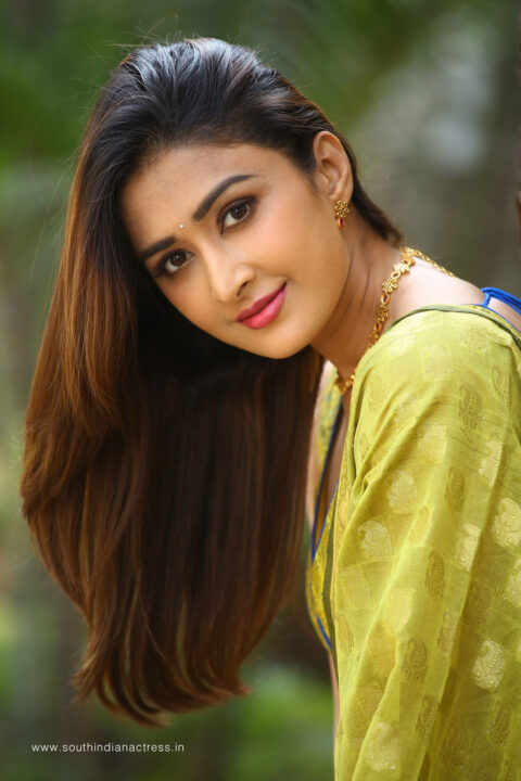 Farnaz Shetty at Induvadana Movie Success Meet