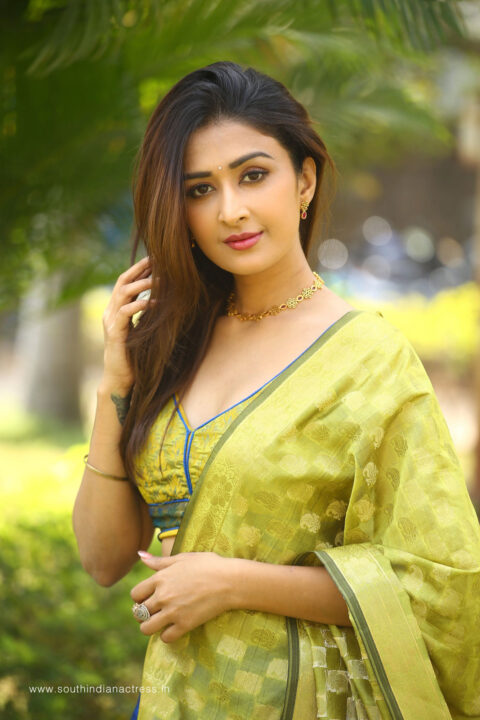 Farnaz Shetty at Induvadana Movie Success Meet