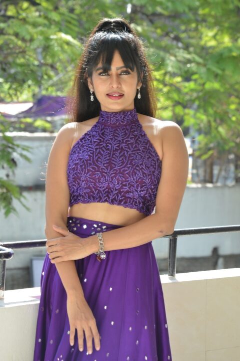 Actress Mihirah at VRGR Banners movies opening