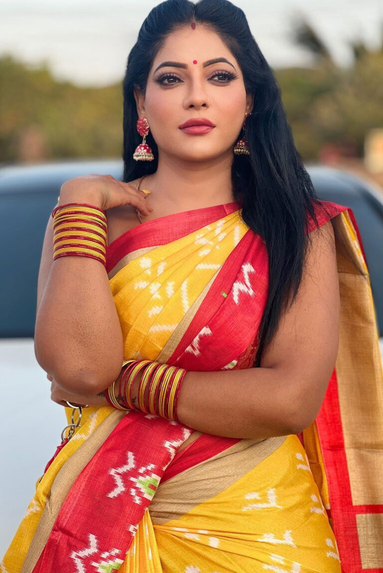 Reshma Pasupuleti latest stills in saree - South Indian Actress