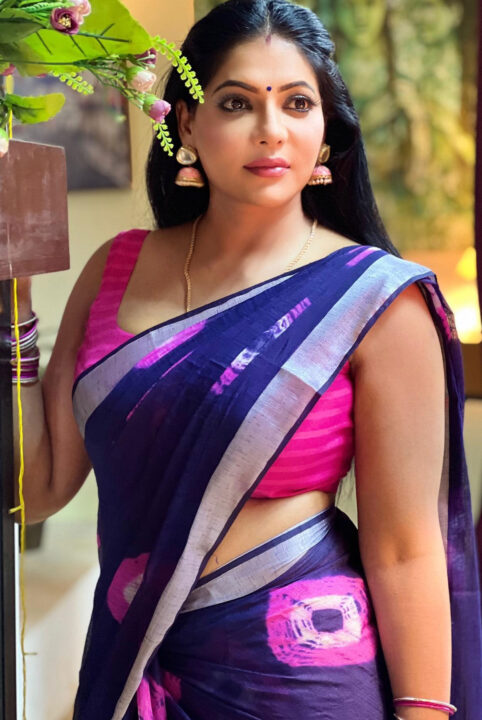 Reshma Pasupuleti latest stills in saree